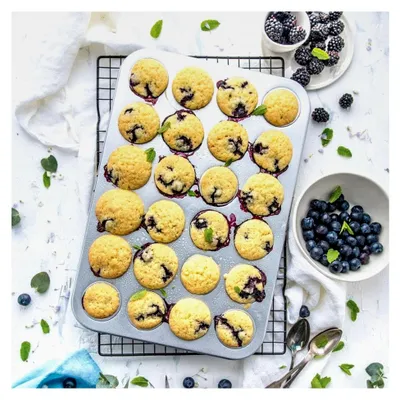 Produktbild von Backform für 24 Mini Muffins 38,5 x 26 x 2 H cm