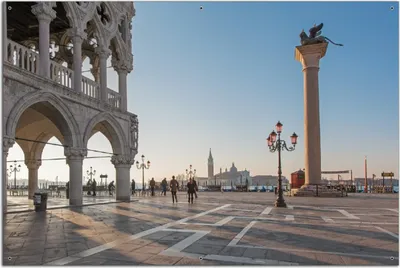 Produktbild von Wallario Outdoor-Poster für Garten oder Balkon, Motiv Venedig - Dogenpalast, Markusplatz und San Giorgio Maggiore I, in ca. 61 x 91,50 cm