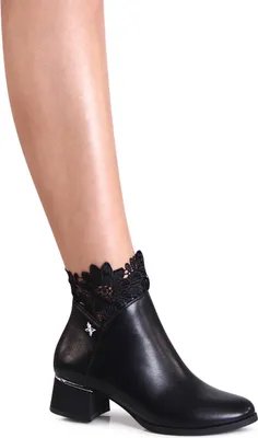 Produktbild von topschuhe24 Damen Stiefeletten Schwarz 39 EU, 4 cm Absatz, 1 cm Plateau, 15 cm Schafthöhe, 13 cm Schaftweite, Blockabsatz, runde Schuhspitze, gefüttert, gepolstert, Reißverschluss, Obermaterial Textil Kunstleder, Futter Polyester, Laufsohle Kunststoff, Herbst/Winter
