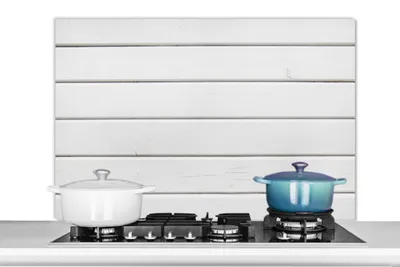 Produktbild von KitchenYeah®  Spritzschutz Küche - Küchenrückwand - Wandschutz für Herd und Spüle - Weiße Dielenstruktur 100x65 - Alu-Dibond (Alternative zum Spritzschutz aus Glas) - Hitzebeständig - Herdspritzschutz