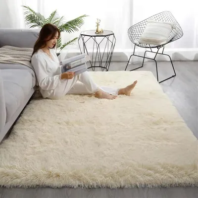 Obrázek produktu pro Koberec s vysokým vlasem, 50 x 120 cm, béžový, plyšová podložka, protiskluzová, vhodná do ložnice