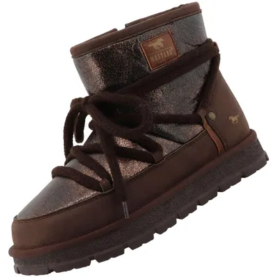 Auf dem Bild ist ein brauner Stiefel zu sehen der von der linken Seite abgebildet ist Der Stiefel hat eine glatte Oberfläche und eine mittlere Absatzhöhe