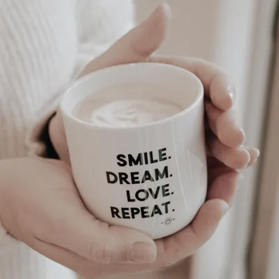 Produktbild von a good smile Becher SMILE Porzellan 260 ml
