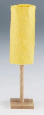 Produktbild von Stehlampe mit Holzfuß und Papierschirm für Puppenhaus