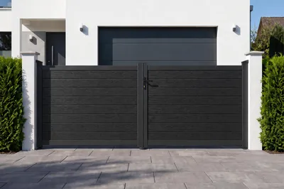 Produktbild von ATHOS 3,5 m H. 140 cm anthrazitgraues Massivholz-Schwingtor mit Aluminiumrahmen