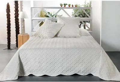 Produktbild von Famanu Bettüberwurf Ecru - 250 x 260 cm - weich und komfortabel - geeignet für Doppelbetten