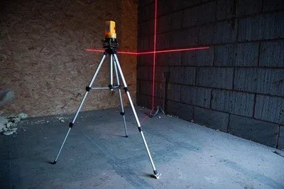 Zdjęcie produktu dla Samopoziomujący niwelator laserowy - Zasięg 10 m - Precyzyjne pomiary