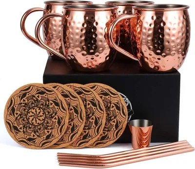 Obrázok produktu pre Súprava medených hrnčekov Moscow Mule Handmade 473 ml bezpečná pre potraviny Darčeková súprava s pohárom na panáka 4 slamky 4 podšálky Kompletná súprava v darčekovej krabici