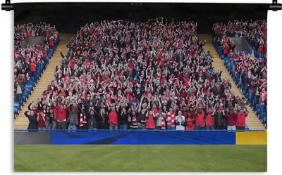 Produktbild von MuchoWow® Wandteppich Wandbehang Menschen im Fußballstadion 60x40 cm Tapisserie Dekoration Wandtuch - Wanddekorationen