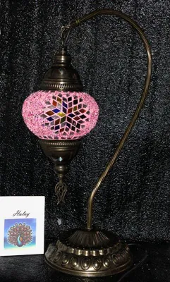 Immagine prodotto di Lampada da tavolo turca rosa realizzata a mano in vetro con tessere colorate a mosaico – Lampada da notte orientale circa 45 cm