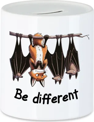 Produktbild von Be different Fuchs zwischen Fledermäusen Spardose - Einzigartigkeit Feiern