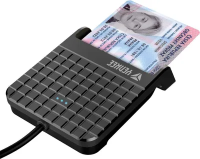 A card reader with a Czech Republic ID card inserted.