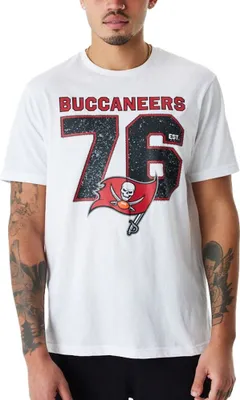 Zdjęcie produktu dla Koszulka New Era NFL - DISTRESSED Tampa Bay Buccaneers - M