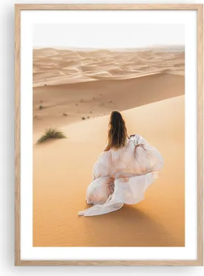 Produktbild von Gerahmtes Poster - Rahmen in heller Eiche - Wüste Düne Frau - 50x70 cm - Wand Bild - Wanddeko - Wandbilder - Kunstposter - Wandposter - Bilderrahmen - Bilder - Kunstdruck - P2NPA50x70-5169