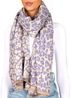Produktbild von BRUBAKER Cashmirillo Damen Schal mit Leoparden Muster - 70 x 200 cm - Warm & Kuschelig - Leo Damenschal für Herbst und Winter, Flieder Lila