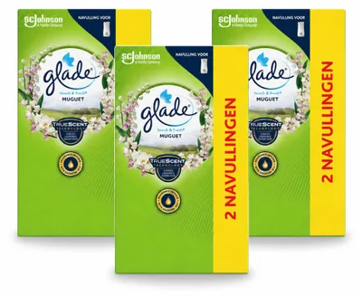 Imagen del producto de 3 recambios Glade Touch & Fresh, aroma "Campanilla", 10 ml cada uno, pack de 3 unidades