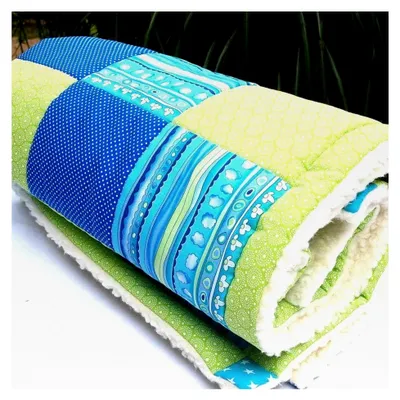 Produktbild von Patchwork Babydecke Spieldecke blau türkis grün 100 x 100 cm