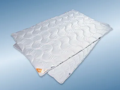 Produktbild von 4 Jahreszeiten Bettdecke 135x200 Allergiker Steppbett waschbar trocknergeeignet