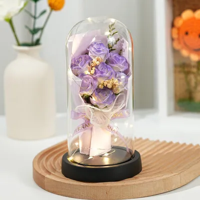 Produktbild von 7 Ewige Rosen mit LED in Acrylkuppel Lila Geschenk für Frauen