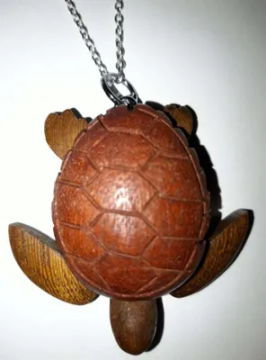 Produktbild von Kette mit Holzanhänger Schildkröte, Ketten Modeschmuck Tiere Tier Wasserschildkröte