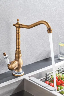 Obrázek produktu pro umyvadlová baterie Ari Retro, otočná výtoková trubka 360°, keramická kartuše, antický mosazný retro kohoutek