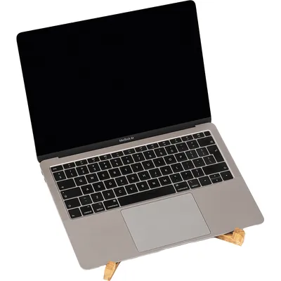 Produktbild von Laptophalter aus Eichenholz.
