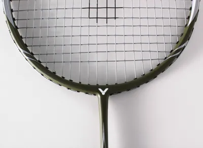 Produktbild von VICTOR Badmintonschläger Ultramate 6 für Einsteiger aus Carbon und Aluminium