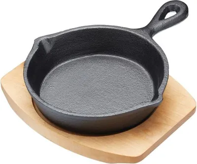 Obrázok produktu pre Mini liatinová panvica s drevenou servírovacou doskou - Grilovacia panvica na fajitas a tapas - 1 kus - Čierna - Liatina - 15 x 3 x 20 cm