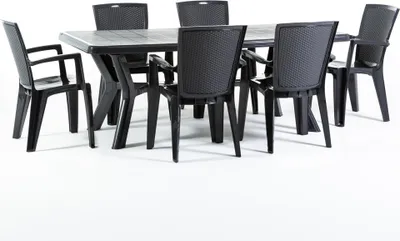 Image de Ensemble de salle à manger d'extérieur avec table rectangulaire 200x95 cm et 6 chaises empilables en résine – design moderne aspect rotin, idéal pour le jardin, la terrasse et les espaces extérieurs couverts – SAMUEL+DIANA – Noir
