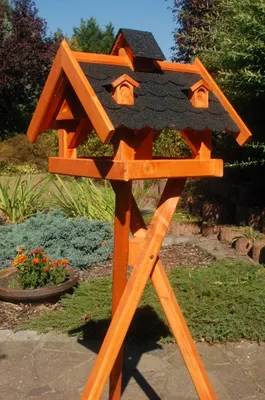 Produktbild von Vogelhaus mit Bitumschindeln und Ständer