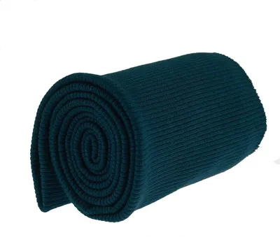 Aufgerolltes geripptes Strickbündchen in Marineblau, 16x80 cm – elastischer Bündchenstoff.
