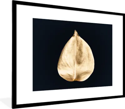 Produktbild von MuchoWow® Gerahmtes Poster Blätter - Schwarz und Gold - Schwarz - Gold - Luxus 80x60 cm - Poster mit Schwarzem Bilderrahmen Wandposter Rahmen Foto Bilder - Schlafzimmer-Dekorationen - Fotoposter