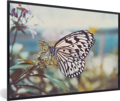Produktbild von MuchoWow® Gerahmtes Poster Schmetterling - Blumen - Frühling 90x60 cm - Poster mit Schwarzem Bilderrahmen Wandposter Rahmen Foto Bilder - Fotorahmen - Foto-Plakat