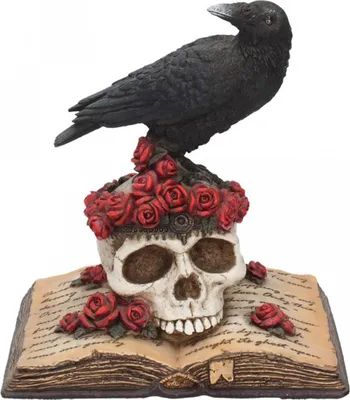 Produktbild von Schwarzer Rabe auf Totenkopf mit Roten Rosen 17 cm