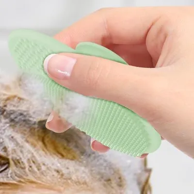 Produktbild von Silikon-Badebürste für Babys zur Reinigung von Kopfhaut, Haaren und Körper