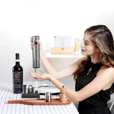 Produktbild von Elektrischer Weinöffner, wiederaufladbar, USB, 500 mAh, automatischer Korkenzieher mit Folienschneider