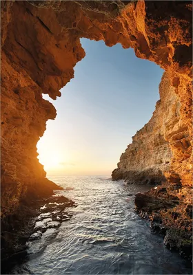 Produktbild von Wallario selbstklebendes Poster - Höhlen am Meer, Größe: 70 x 100 cm