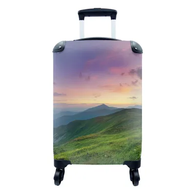 Produktbild von MuchoWow® Koffer Handgepäck Trolley Rollkoffer Kleine Reisekoffer mit 4 Rollen - Berg - Gras - Landschaft - Abend - Cabin Size < 55x40x23 cm & 55x40x20 cm - Fotokoffer - Kabinenkoffer - Boardgepäck - Reise-Box - Reisekoffer - Reisegepäck - Koffer mit Bild - Trolley für Kinder
