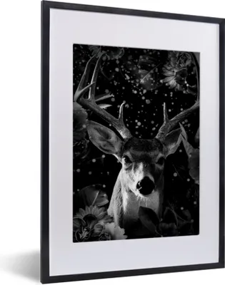 Produktbild von MuchoWow® Gerahmtes Poster Botanische Hirsche mit hellen Kugeln auf dunklem Hintergrund - schwarz und weiß 30x40 cm - Poster mit Schwarzem Bilderrahmen Wandposter Rahmen Foto Bilder - Wandposter Schlafzimmer