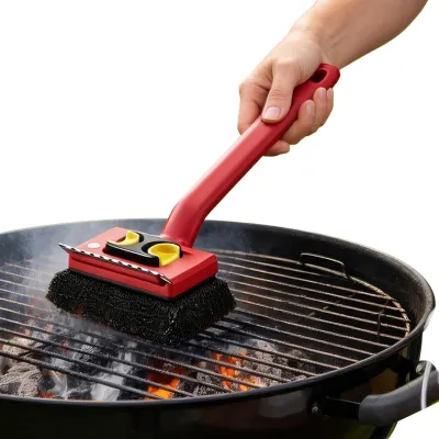 Produktbild von Grillbürste mit langem Griff für eine einfache Reinigung
