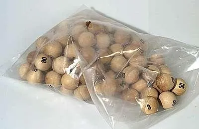 Image de 90 boules de loto / bingo en bois (sans support de boules)
