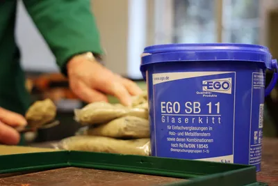 Image de Cut360 Mastic à l'huile de lin simple vitrage sur fenêtres avec cadre en bois et en métal, mastic pour fenêtres pour l'étanchéité - 1 kg à 25 kg , Contenu:5 Kg