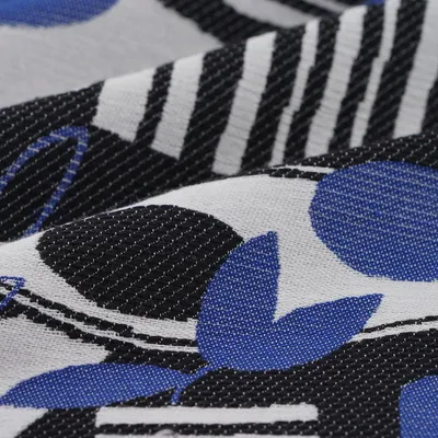 Produktbild von Blauer recycelter Jacquard Stoff aus Polyester-Baumwolle mit geometrischem Muster, 150 cm
