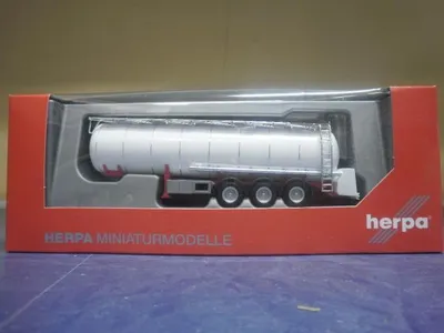 Produktbild von Herpa 076463-003 - 1/87 Lebensmitteltankauflieger Feldbinder 32m³, 3achs, weiß