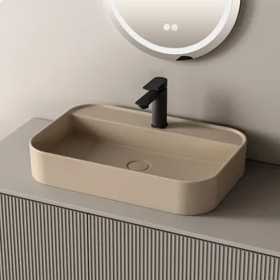 Produktbild von EMKE Keramik Waschtisch–Quadratisches Becken in modernem, mattem Beige inkl vorgebohrter Wasserhahnmontage ideal für Wand- & Aufsatzmontage 60x40x11cm