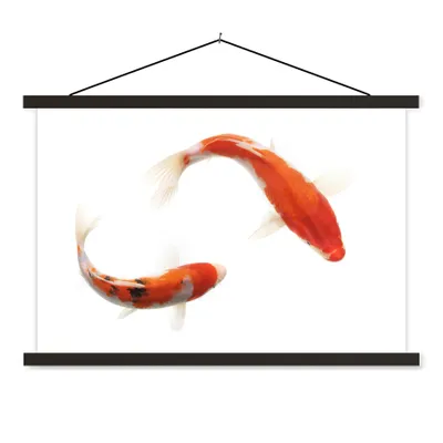 Produktbild von MuchoWow® Textilposter Koi-Karpfen vor einem weißen Hintergrund 90x60 cm mit schwarzem Rahmen - Aufhängungssatz