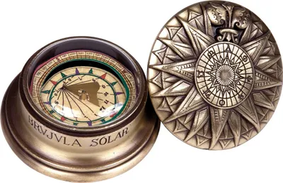 Produktbild von Renaissance Messing-Kompass H40 mit integrierter Sonnenuhr, 4 cm Höhe