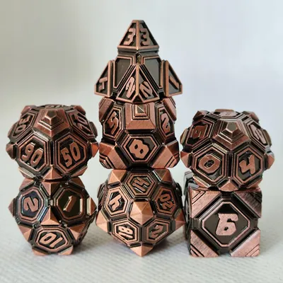 Imagen del producto de Conjunto de 7 cubos metálicos de un fabricante desconocido, con un diseño futurista y geométrico de ciencia ficción