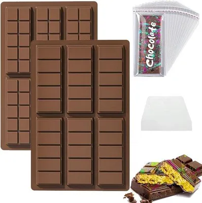Produktbild von Silikon-DIY-Chocolademolden 2er Set mit 100 Zuckerbeuteln und einem Formschaber