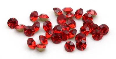 Produktbild von Vintageparts Strasssteine Glas rot 3,2mm Diamantschliff Chatons 30 Stück